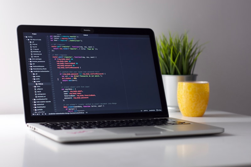 React vs Vue.js: Hansı framework layihəniz üçün daha uyğundur?